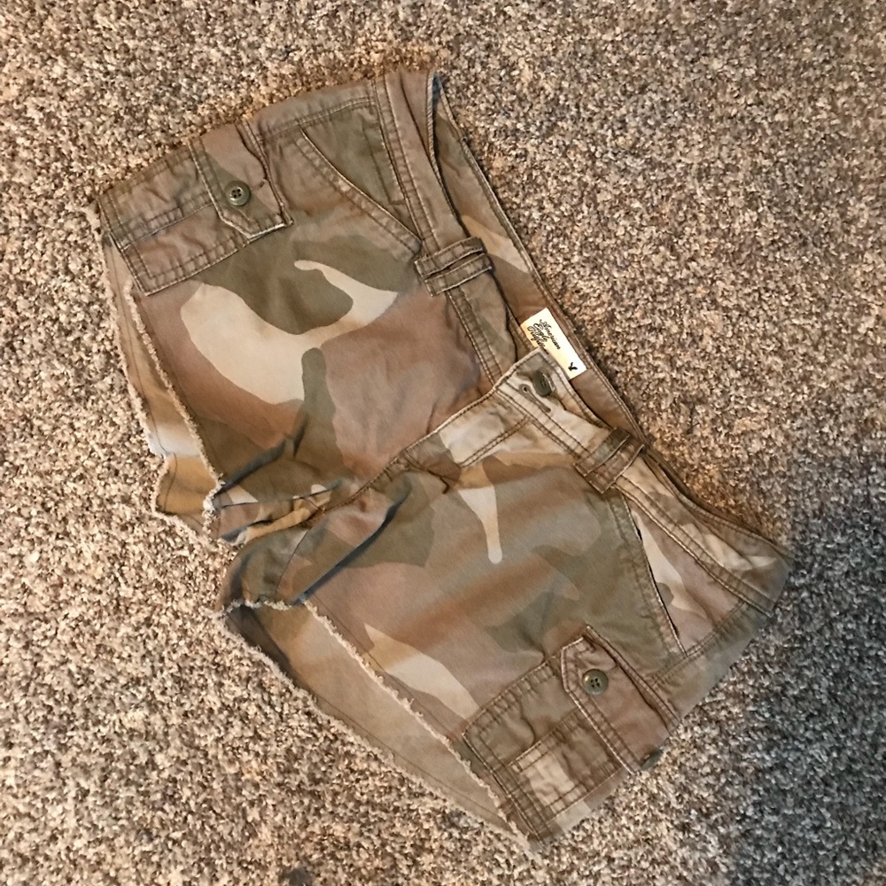 American Eagle camo shorts.